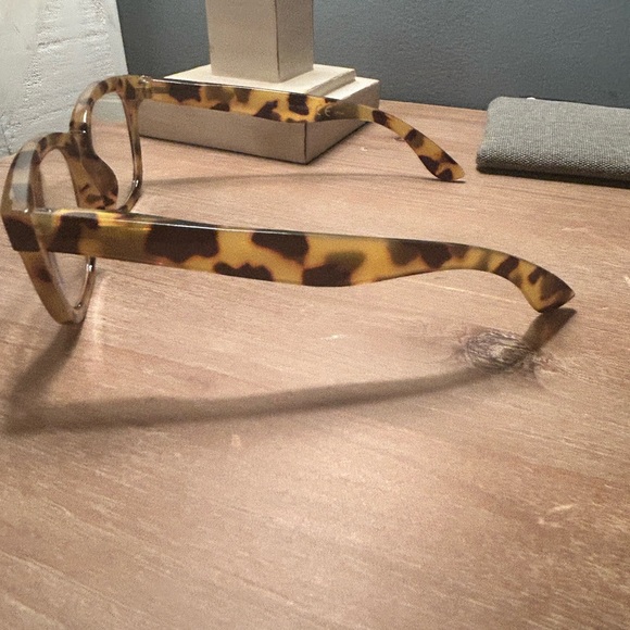 Peepers Sandstone Readers ⭐️ - Picture 5 of 6